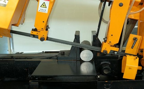 岳口镇数控带锯床自动送料精度会出现偏差吗？